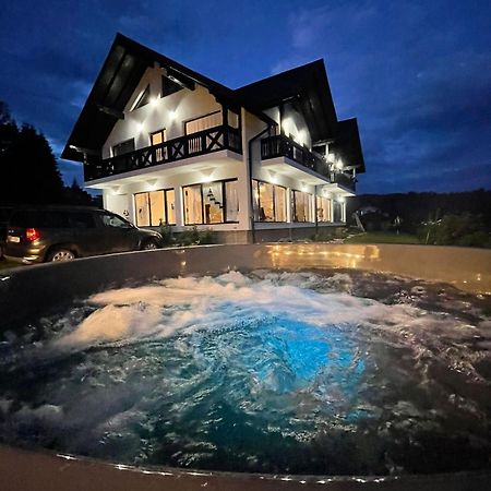 Conacul Muntii Bucovinei Hotel Câmpulung Moldovenesc Eksteriør billede
