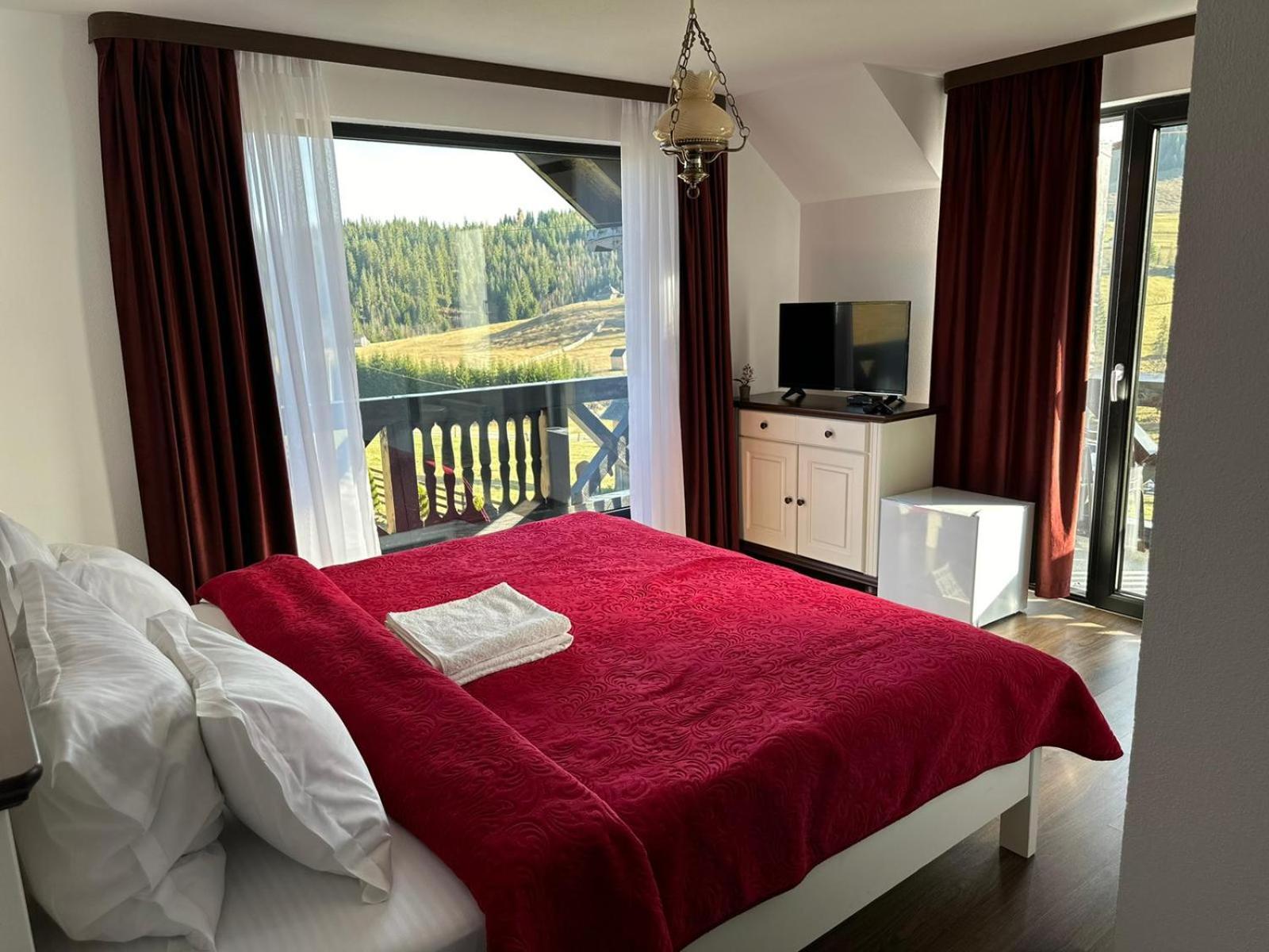 Conacul Muntii Bucovinei Hotel Câmpulung Moldovenesc Eksteriør billede