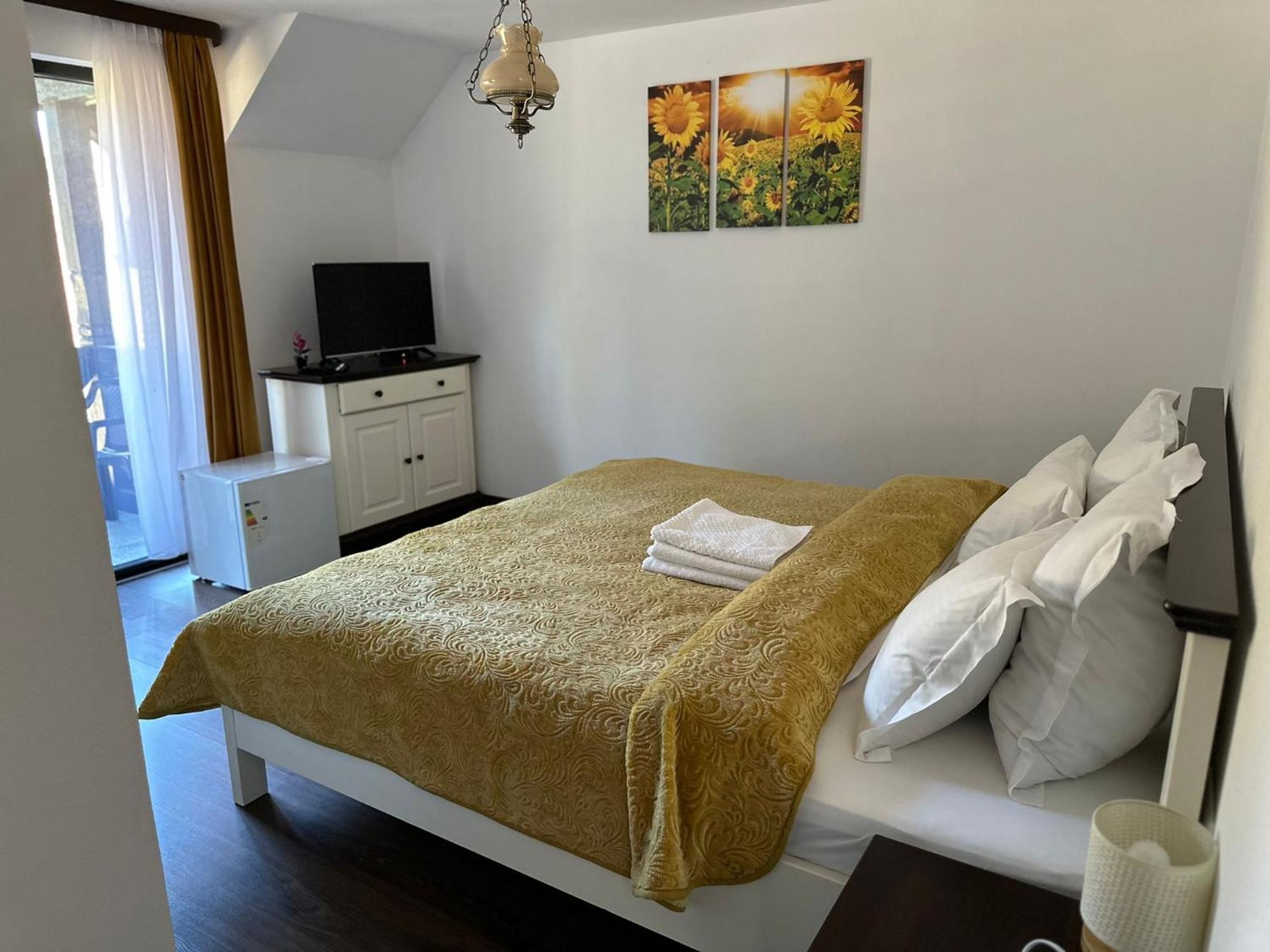 Conacul Muntii Bucovinei Hotel Câmpulung Moldovenesc Eksteriør billede