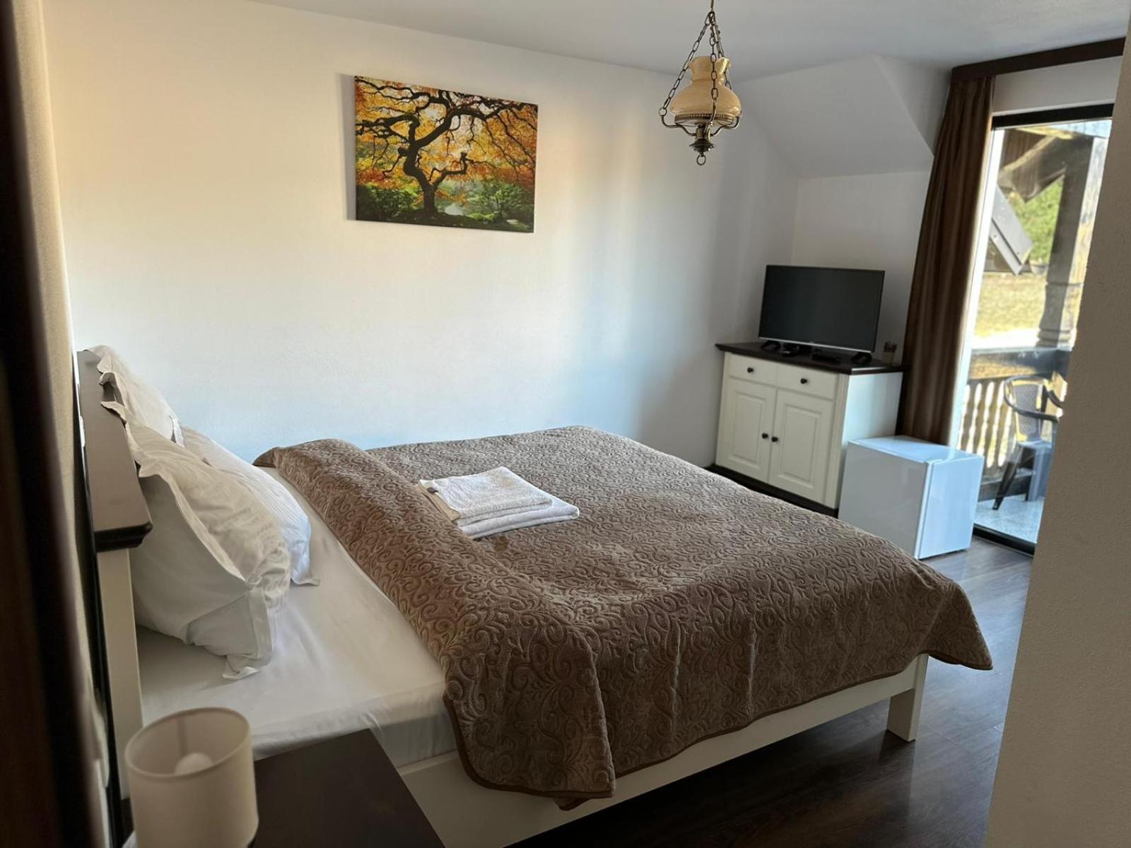 Conacul Muntii Bucovinei Hotel Câmpulung Moldovenesc Eksteriør billede