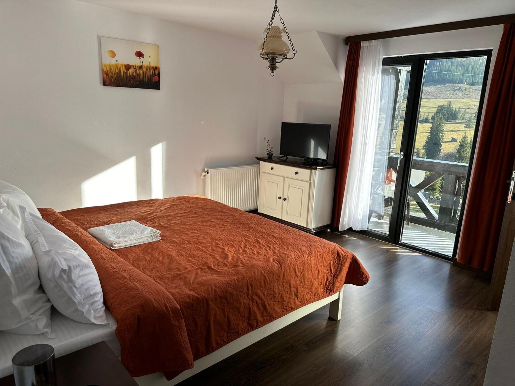 Conacul Muntii Bucovinei Hotel Câmpulung Moldovenesc Eksteriør billede